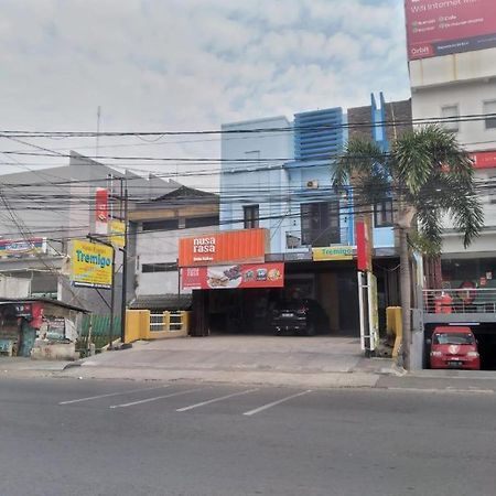 Hotel Syariah Tremigo Guesthouse Cirebon Esterno foto