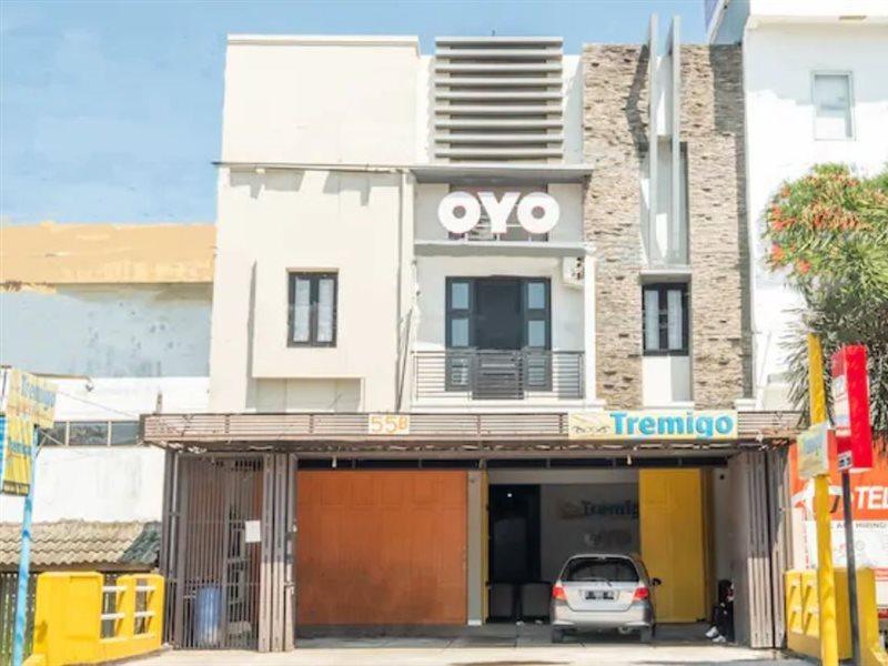 Hotel Syariah Tremigo Guesthouse Cirebon Esterno foto