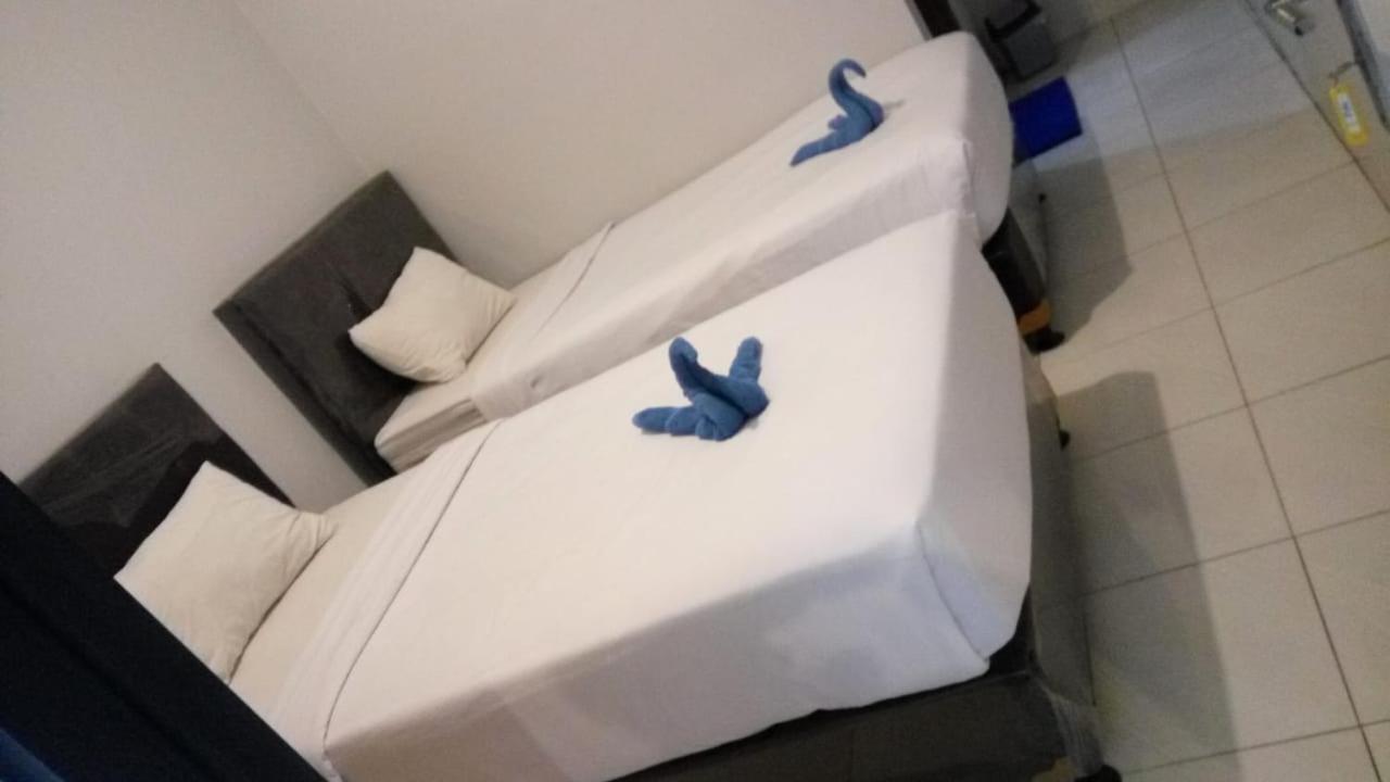 Hotel Syariah Tremigo Guesthouse Cirebon Esterno foto