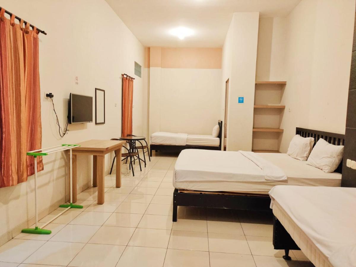 Hotel Syariah Tremigo Guesthouse Cirebon Esterno foto