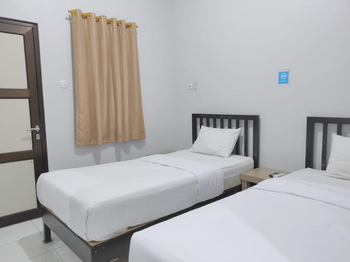 Hotel Syariah Tremigo Guesthouse Cirebon Esterno foto