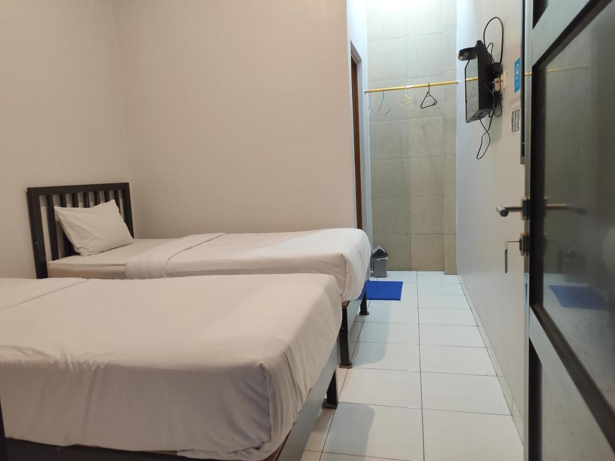 Hotel Syariah Tremigo Guesthouse Cirebon Esterno foto