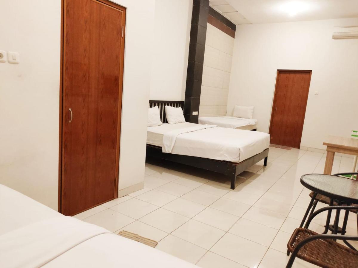 Hotel Syariah Tremigo Guesthouse Cirebon Esterno foto