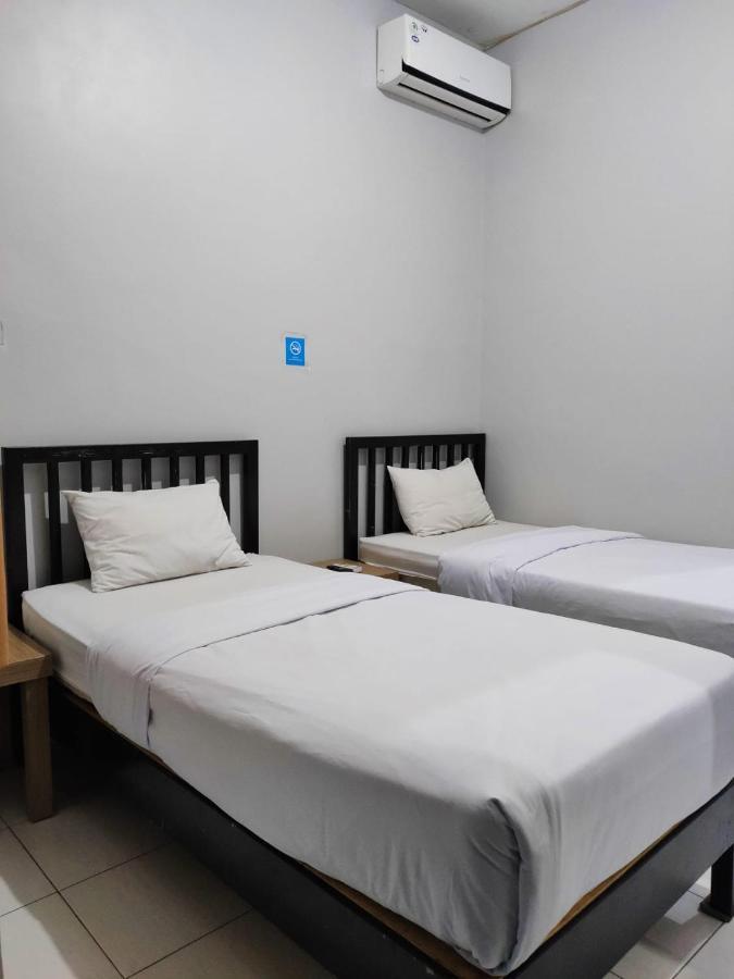 Hotel Syariah Tremigo Guesthouse Cirebon Esterno foto