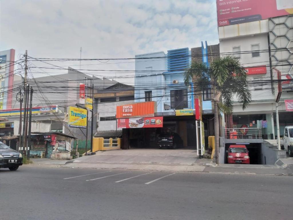 Hotel Syariah Tremigo Guesthouse Cirebon Esterno foto