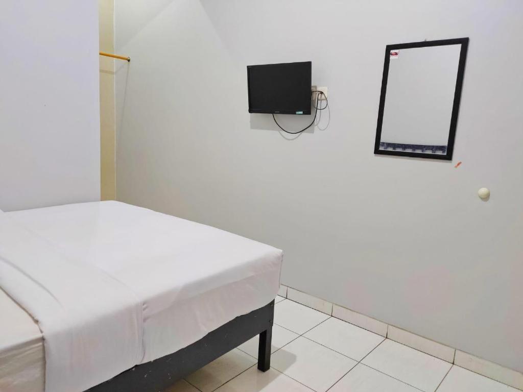Hotel Syariah Tremigo Guesthouse Cirebon Esterno foto