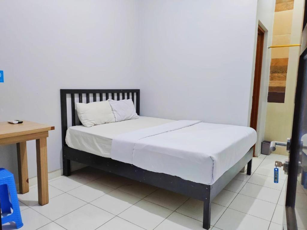 Hotel Syariah Tremigo Guesthouse Cirebon Esterno foto
