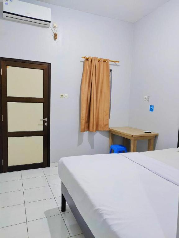 Hotel Syariah Tremigo Guesthouse Cirebon Esterno foto